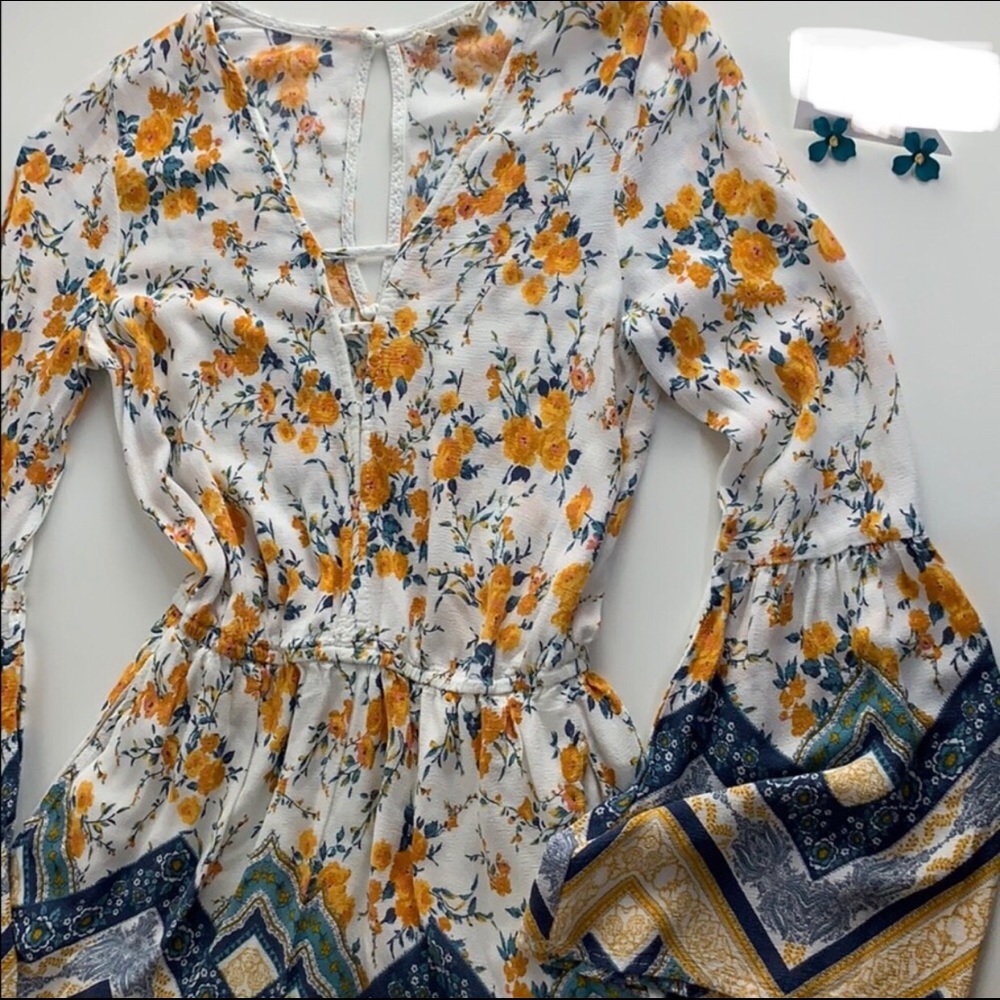 😍 Chloe & Kate Romper 😍 - Picture 4 of 7